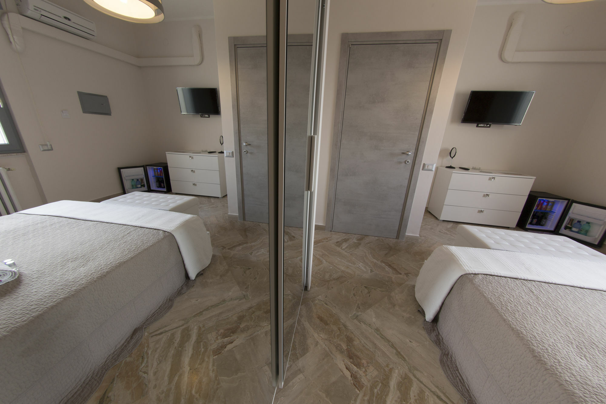 Penthouse Station Luxury Suites & Apartment Brindisi Exterior foto